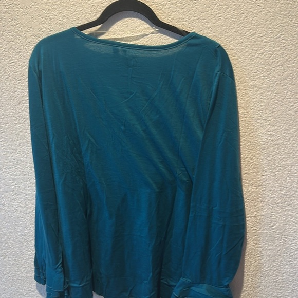 New Teal Women's Top with ruffle sleeve - Picture 6 of 6